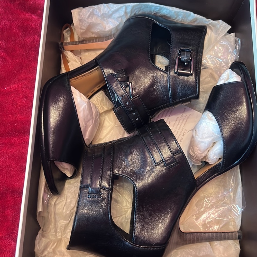 Coach Heels - Picture 7 of 8